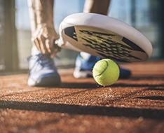 Joueurs de paddle et de tennis Joueurs de paddle et de tennis